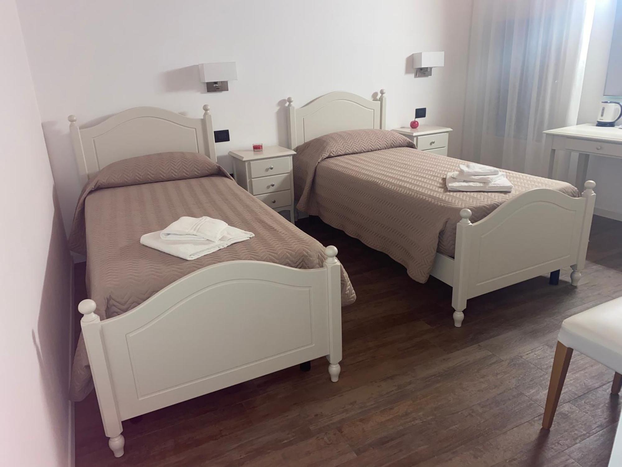 Petite Pomme Hotel Romano D'Ezzelino Екстериор снимка